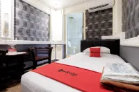 RedDoorz Plus Near Simpang Tiga Tritayasa Cilegon Hotels in Jombang