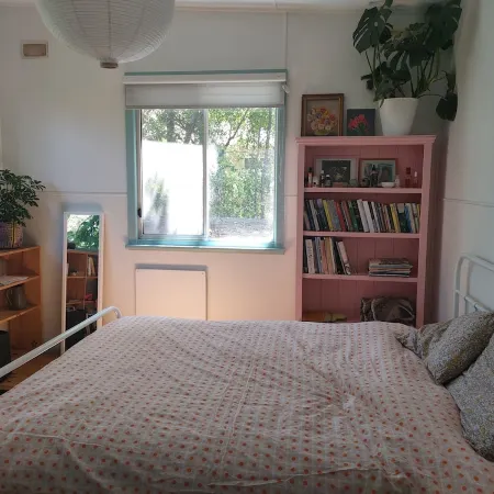 Beautiful beachside house and garden - 2 minutes from the beach!