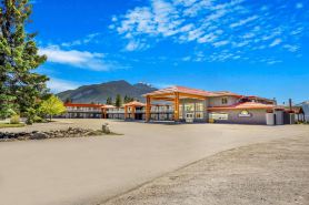 Days Inn by Wyndham Golden