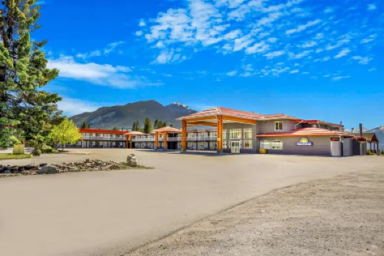 Days Inn by Wyndham Golden