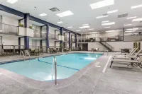 Best Western Fairmont - Pools