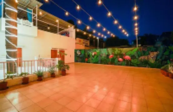 納查基湖景酒店