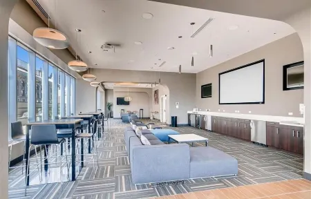 ✨ Beautiful luxurious condo with astonishing views in the heart of Denver!!✨