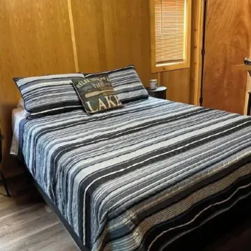 Studio Cabin – Pet-Friendly Retreat Near Lake Greeson & Kirby Landing Marina