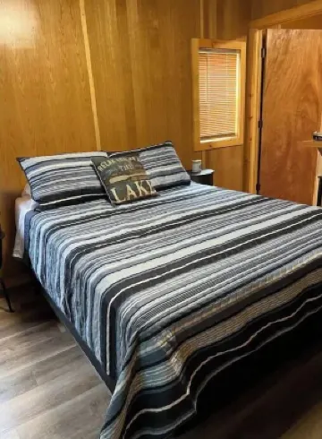 Studio Cabin – Pet-Friendly Retreat Near Lake Greeson & Kirby Landing Marina