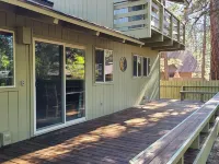 The Bear Cabin: 5Min Walk to Village & 12 Sharc Passes, EV Charger Các khách sạn ở Sunriver