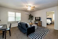 Cozy & Stylish 2BD/1BTH - Great for Long-term Stay