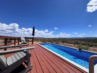 Airstream Near Sedona • Pool • Hot Tub • Mountain Views Hotels in Cornville