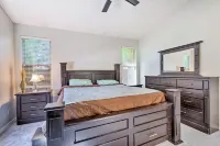 4 Mi to Peoria Sports Complex: Family Home w/ Pool - 3 tähden