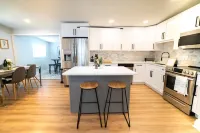 Family-Friendly Oasis Near Top Attractions - Chic & Stylish
