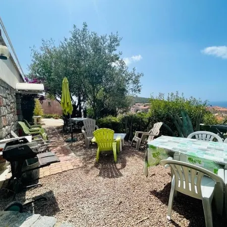 Villa Montalbo VUE MER 2 A 10 Pers Cargese Centre Отели в г. Каржез