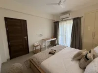 Stylish 1Br in North Goa - 5 Mins to Candolim Beach - Condos