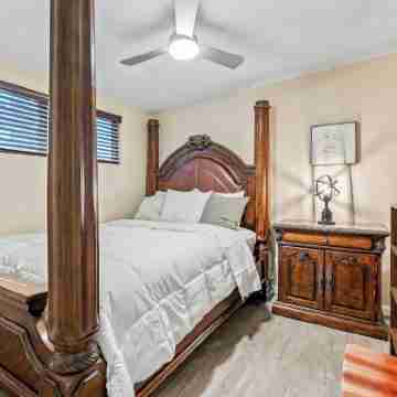 Spacious 3BR • East Tucson Gem Rooms