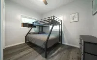 Huge 4-bedroom house on chain of lakes.