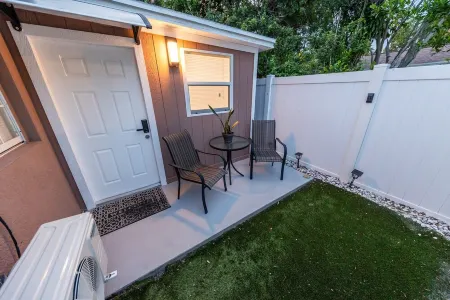 Total disconnection in a space full of peace