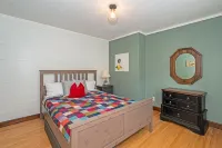 Historic Tudor Cottage - Cute 3 Bedroom Home