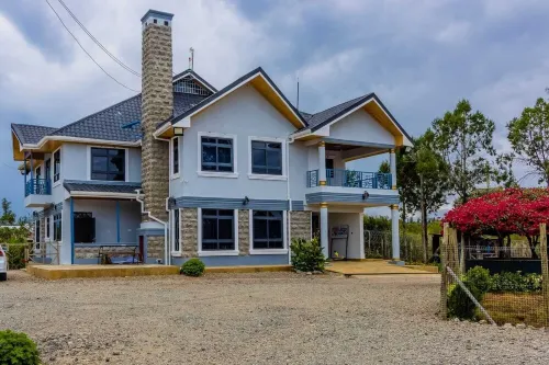 Nanyuki Likizo Castle /5 bedroom/All ensuit / MtKenya/Olpejeta/Camping/Hiking