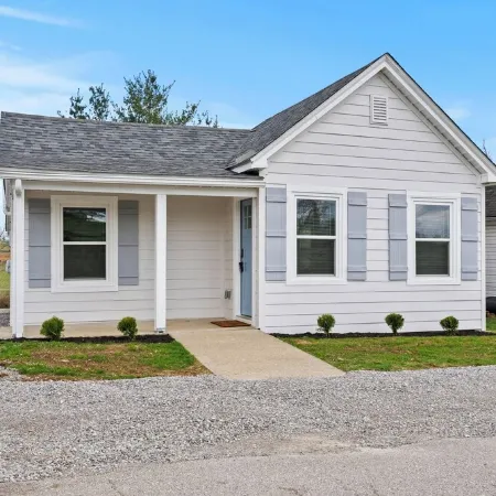 Elkhorn Cottage - Peaceful Creekside Stay