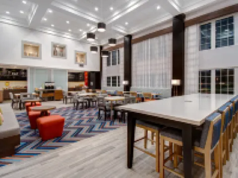 Hampton Inn & Suites Yonkers Hotels in Yonkers