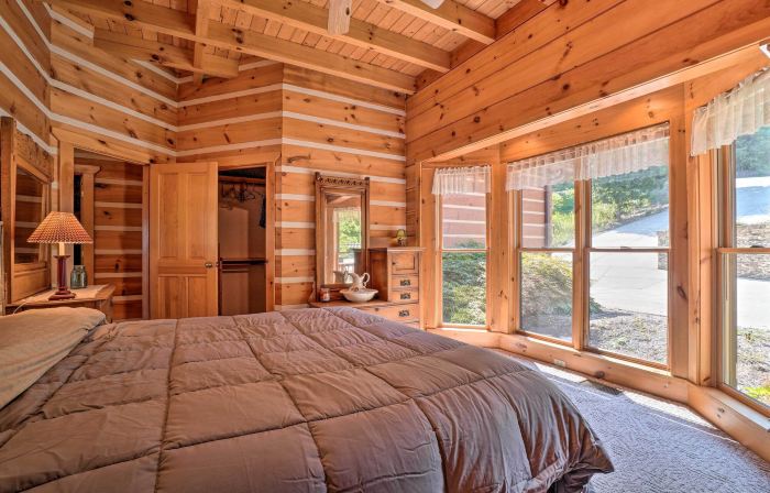 Custom Cabin w/ 12 Acres on Dale Hollow Lake!