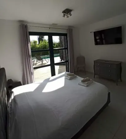 Maison Avec Piscine Chauffée à 200 m de la mer Plage Rochelongue