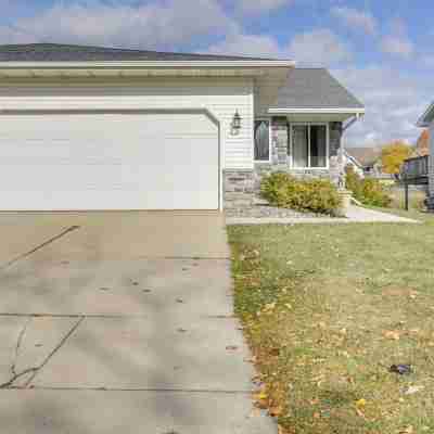 Near Medical Corridor: 'whimsy Wisconsin' Duplex Others