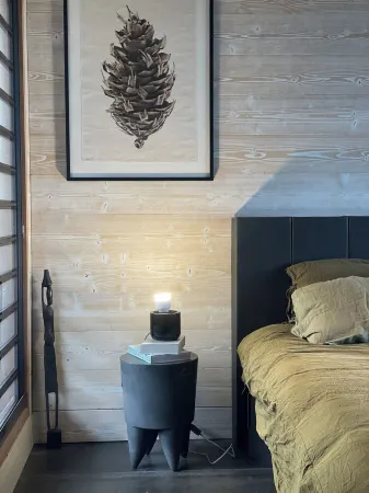 Welcome to Admiral Cabin, a luxurious off-grid retreat on King Island, Tasmania.