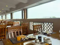 Grand Laurel Hotel Hotels in Botataung