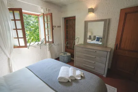 Refúgio da Caniçada - T4 River View Villa - Gerês Отели в г. Каникада