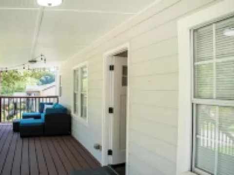 Cozy Retreat Near Airport & Downtown Hotels in Hapeville