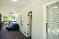 Cozy Retreat Near Airport & Downtown