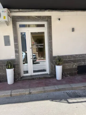 Charming deluxe suite 2 steps from the sea and downtown