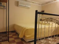 Charming cottage with terrace and pool Hotels in Taroudant