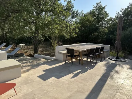 Sous les Oliviers, Villa 6 Personnes Tranquille, Climatisée, Piscine Privée