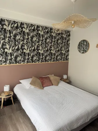 Le tiamo, studio in Morlaix with view of the port and viaduct Отели в г. Морле