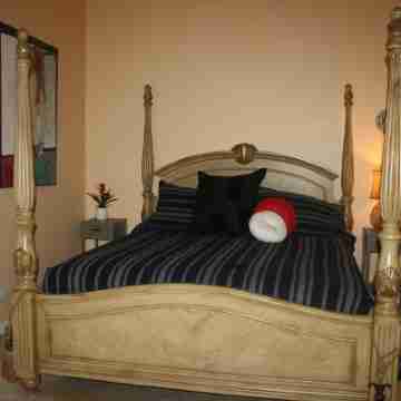 Amazing Views 3-bedroom house with AC, WiFi in delightful La Quinta Cove Rooms