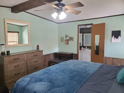 PA's HOUSE; COMFY; PETS; DEADWOOD, MICHELSON TRAIL. UTV & EBIKE RENTAL; HWY 385