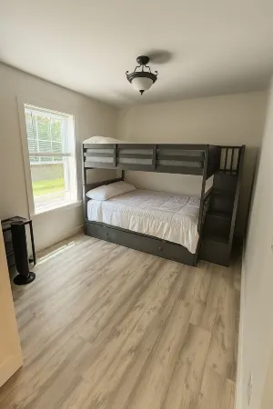 Charming 3-bedroom house in delightful Belfast, Maine