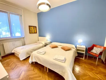 Como city apartment Giulio Cesare- Private parking