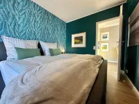 New pet-free non-smoking apartment 300 m from the beach