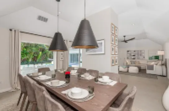 Spacious 5-bedroom house with beautiful backyard with pool in Key Biscayne Hotels in Key Biscayne