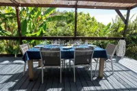 Villa fully equipped, for 8, swimming pool, 4 air-conditioned bedrooms Hotels in 