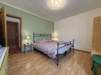 Your home in the Dolomites: apartment 6/7 people Hotels in Molina