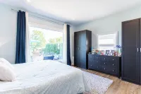 Gorgeous executive home nestled in the shores of Lake Ontario Hotels in Grimsby