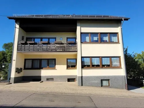 The modern vacation apartment is situated in a quiet location next to the local recreation area Hotels in Merchweiler