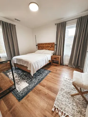 Charming 2-bedroom house with WiFi, AC in Spartanburg