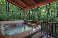 Insignificant Cabin: Spacious 5BR, 3.5BA Retreat with Hot Tub