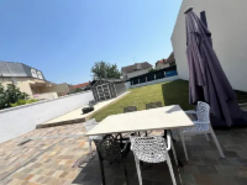 Un Joli Coin de Paradis Avec un Très Beau Jardin