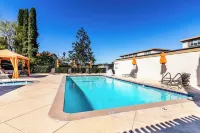 Stylish & Cozy 1BR Retreat Perfect for Work & Travel Prime Location! - 3-Star