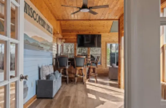 Oakwood Manor: Hot Tub, Sauna, Fire Pit, Games